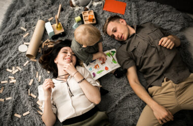 Jak bawić się z dzieckiem, zachowując bliską relację?