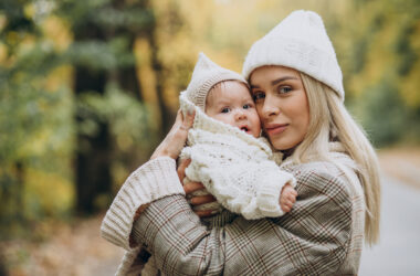 Mama wraca do pracy, dziecko do żłobka – jak zadbać o bliskość i silną więź?